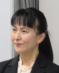 緒方美穂　氏